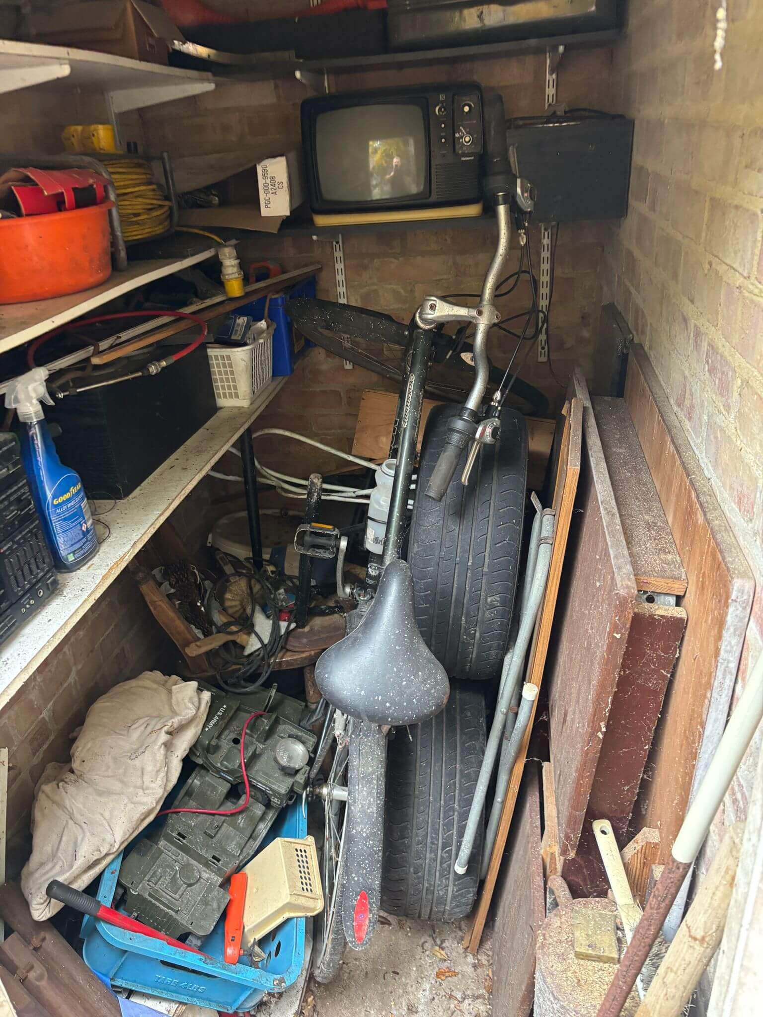 A M Rubbish Garage rubbish clean Before